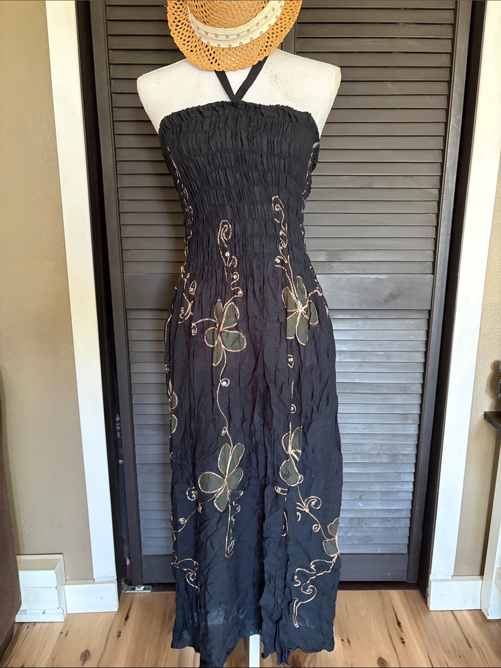 Black Strapless Maxi Dress w/Gold & Green Embroidery Made in Mexico Size S/M/L